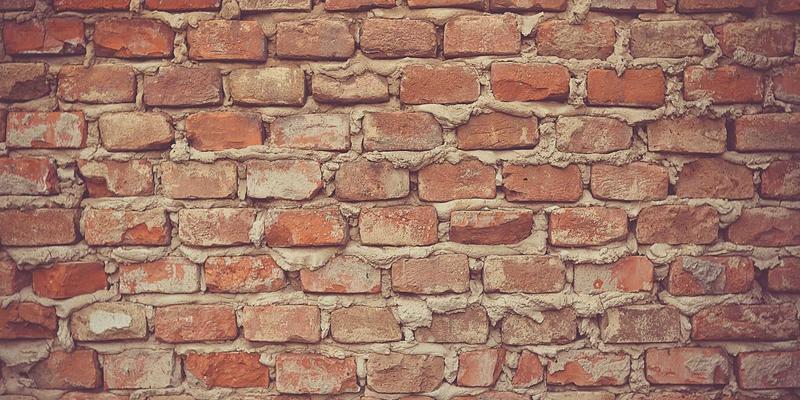 Travel Fashion 灵感解码：跟随 Natalia Fabio 探索大码穿搭的自信哲学