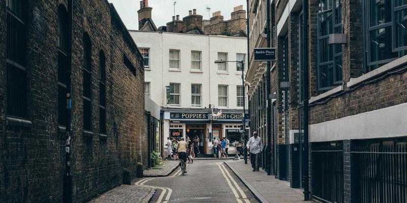 从旅行穿搭到个人风格：如何打造一个独特而迷人的时尚博客