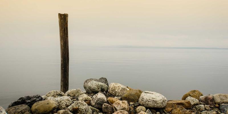 从时尚博客到自有品牌：启动首个胶囊系列产品的步骤与风险规避