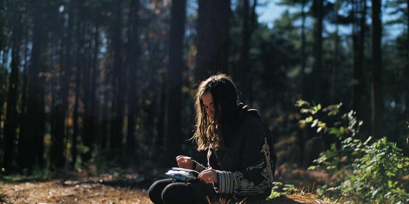 时尚博客内容日历深度规划：如何巧妙融合季节趋势与永恒经典主题